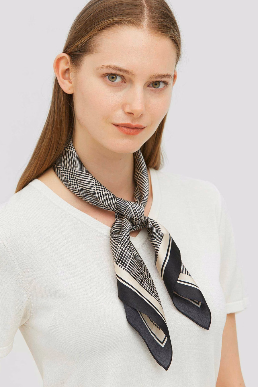 Bufanda cuadrada de seda con estampado houndstooth