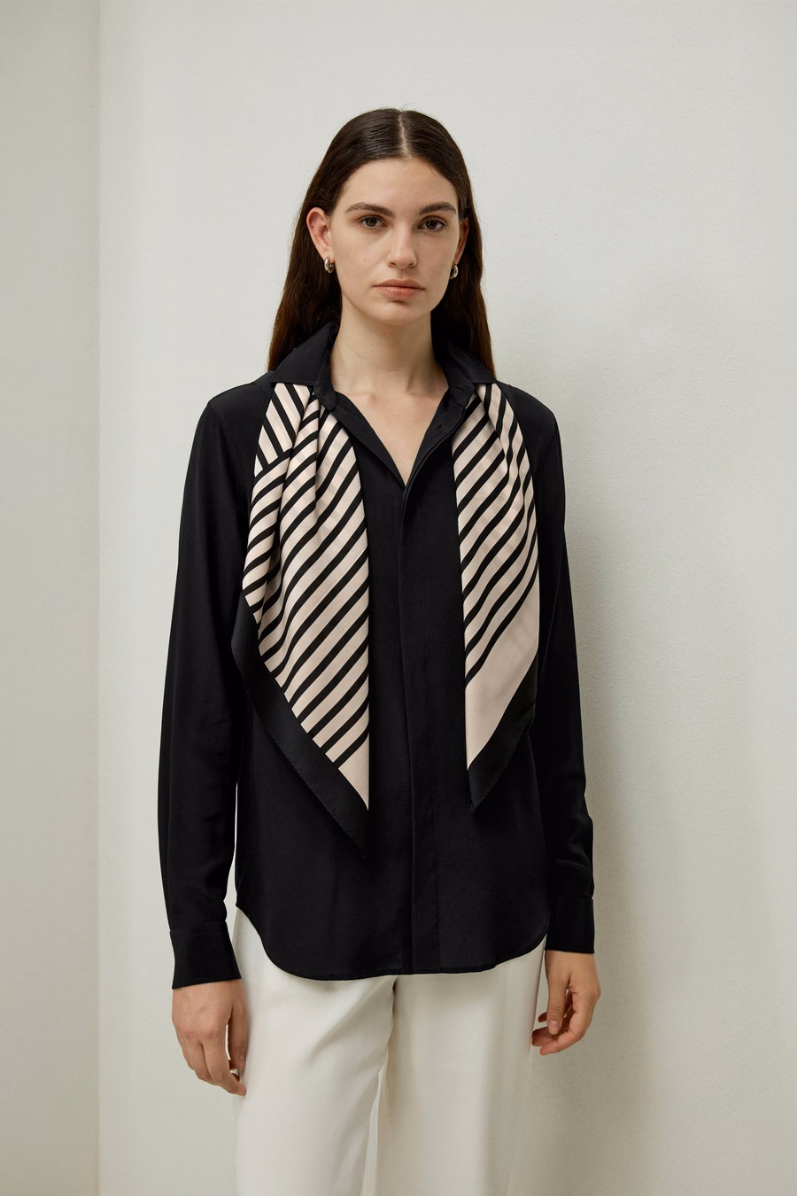 Bufanda de Seda con Patrón de Mediana Edad