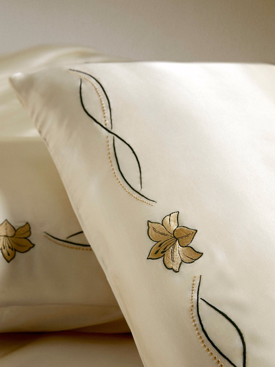 Juego de 2 fundas de almohada de seda con bordado de lirio