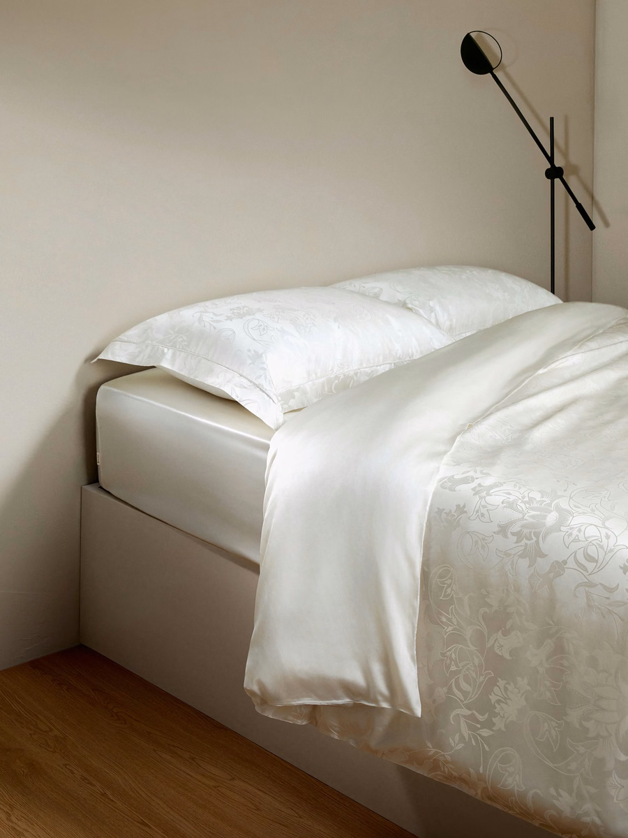 Juego de ropa de cama de seda con jacquard de lirio
