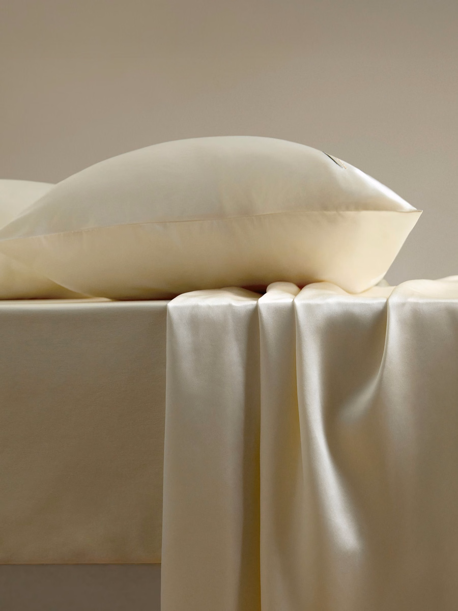 Conjunto de Sábanas Ajustadas de Seda Bordada Lily