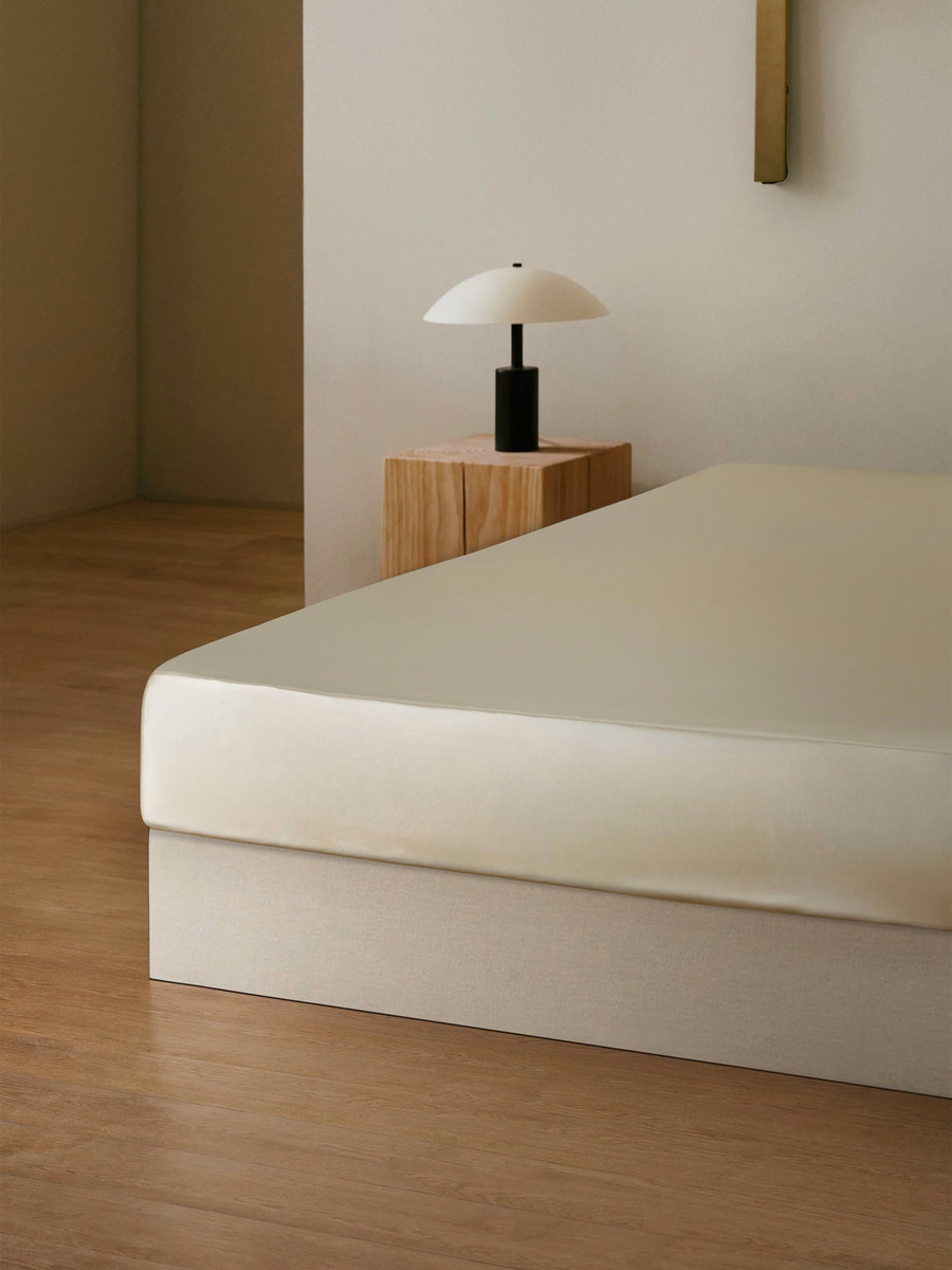 Conjunto de Sábanas Ajustadas de Seda Bordada Lily