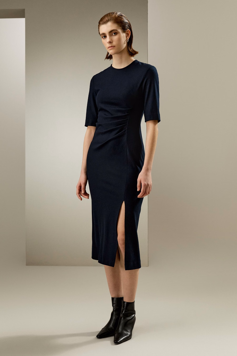 Vestido Tubo con Frente Retorcido