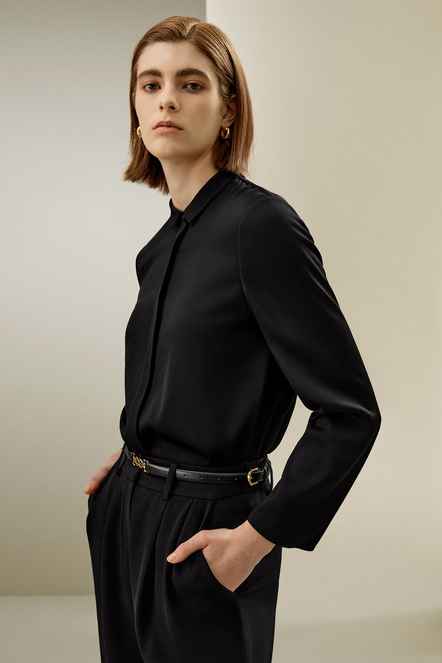 Camisa de seda con cuello clásico