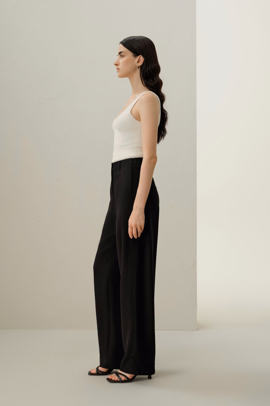 Pantalones de crepé de seda con costura curva
