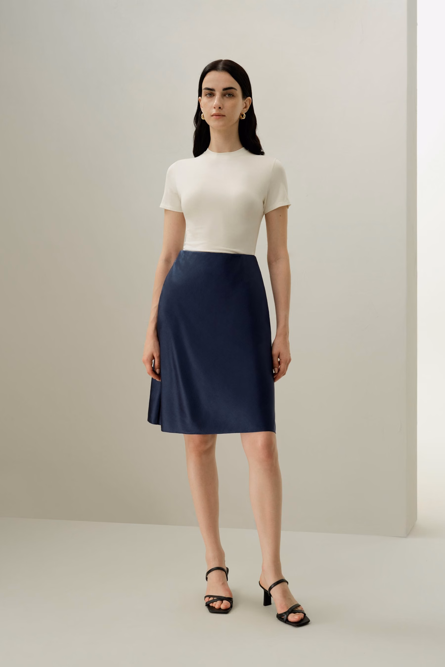 Falda Minimalista de Charmeuse Elástica
