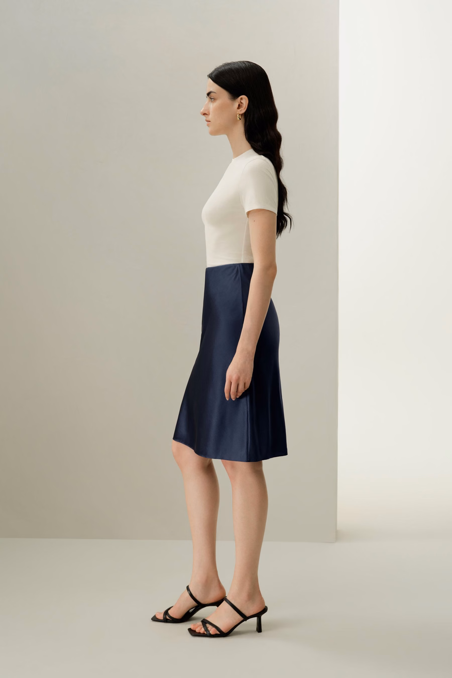 Falda Minimalista de Charmeuse Elástica