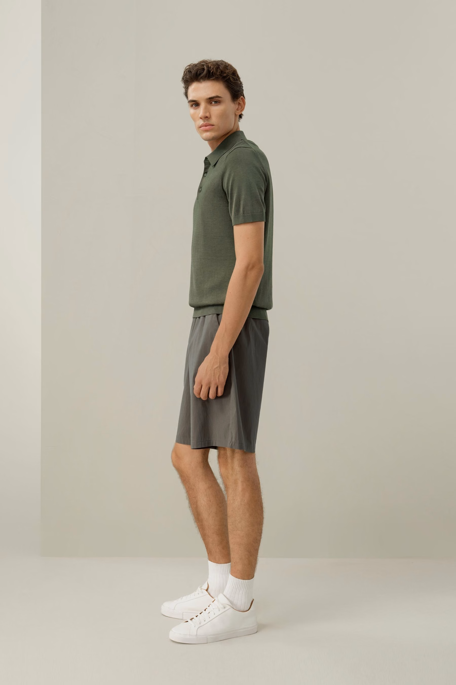 Polo de Ajuste Regular de Seda-Cotón con Cuello en V