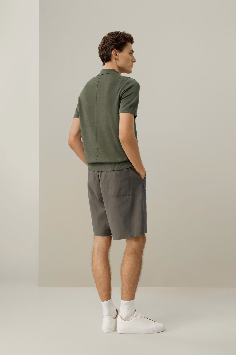 Polo de Ajuste Regular de Seda-Cotón con Cuello en V