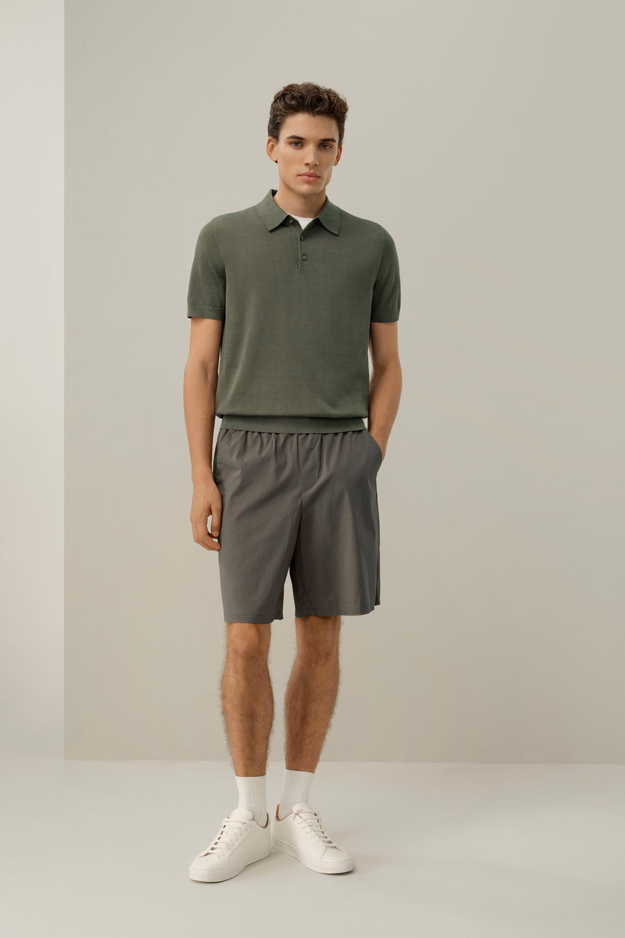 Polo de Ajuste Regular de Seda-Cotón con Cuello en V
