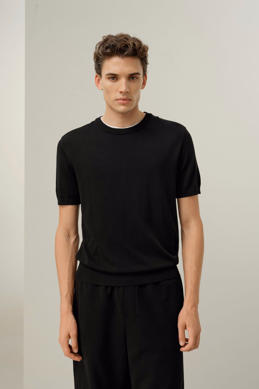 Camiseta de Cuello Redondo Regular de Seda y Algodón