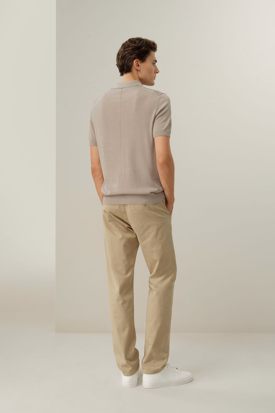 Polo de Ajuste Regular de Seda-Cotón con Cuello en V