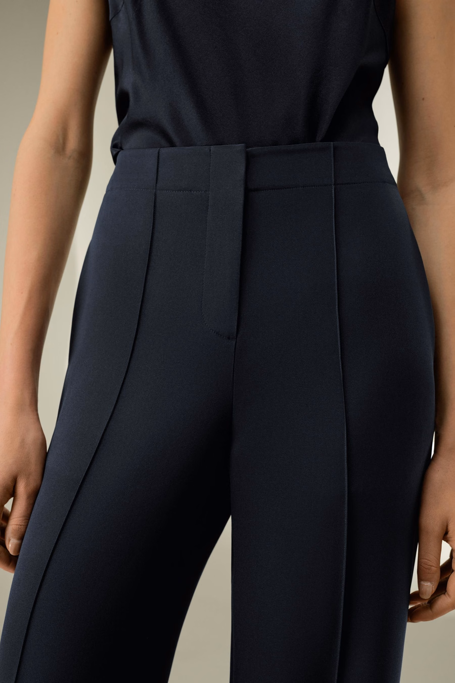 pantalón de seda crêpe minimalista