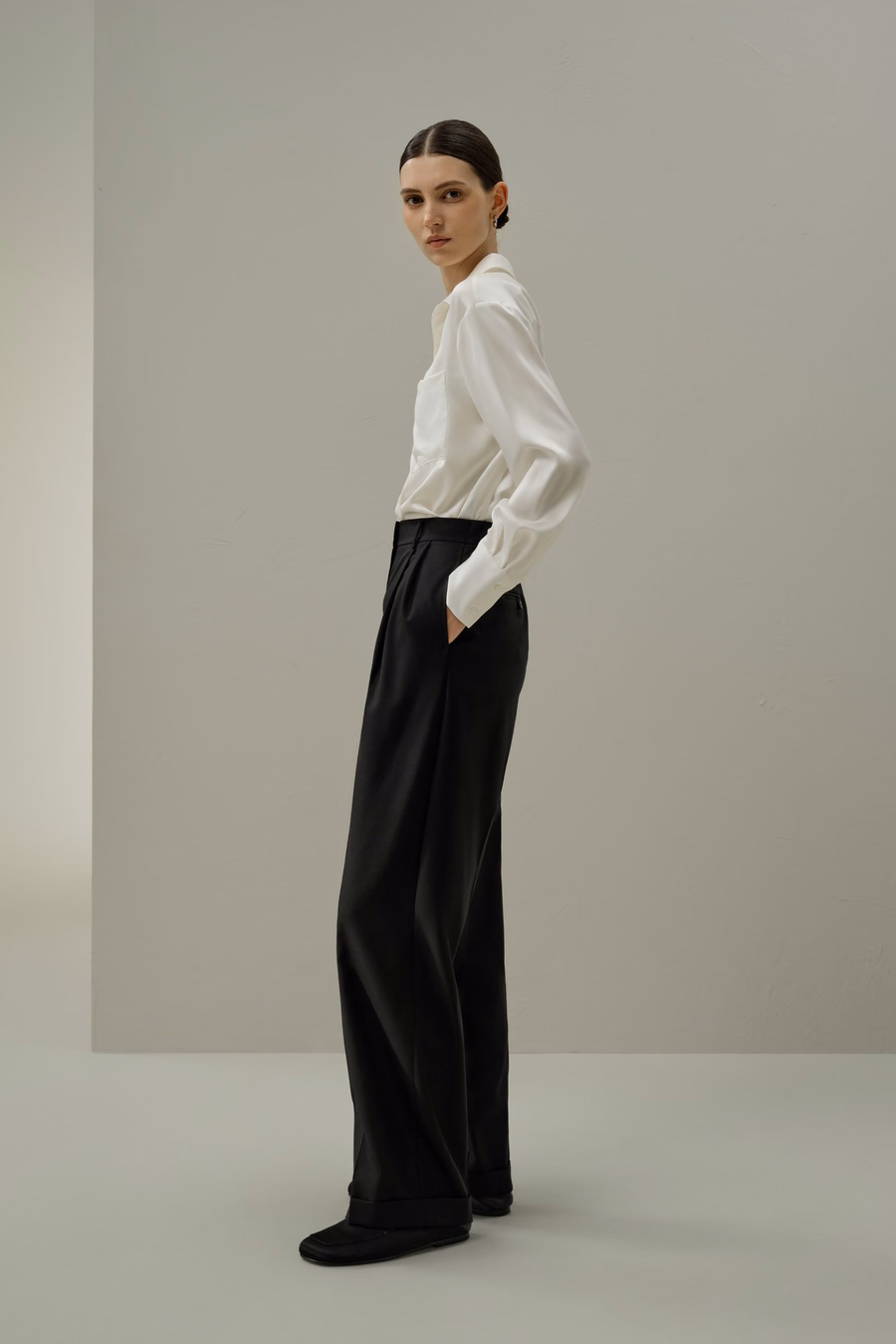 Pantalones rectos de lana y seda