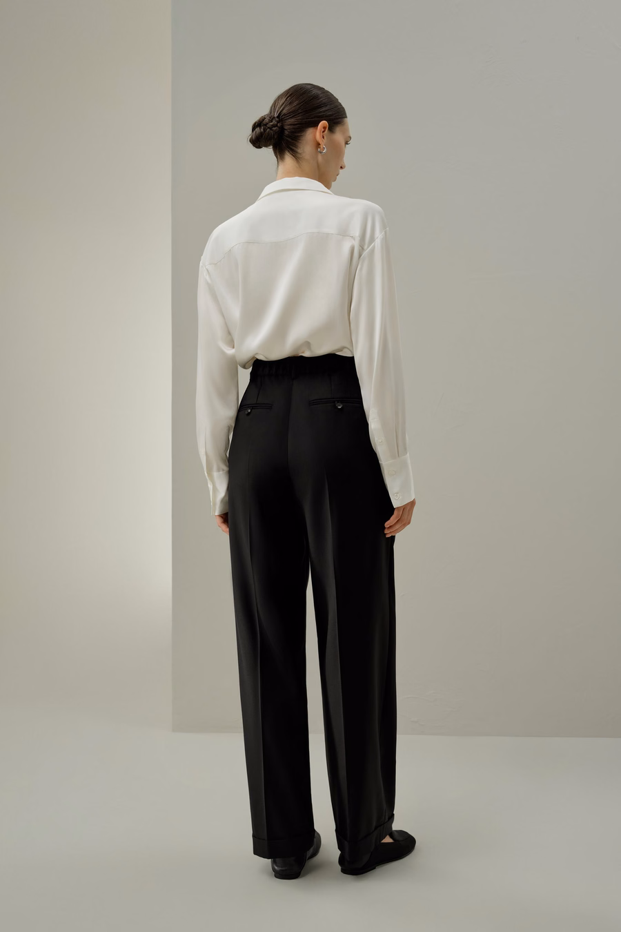 Pantalones rectos de lana y seda