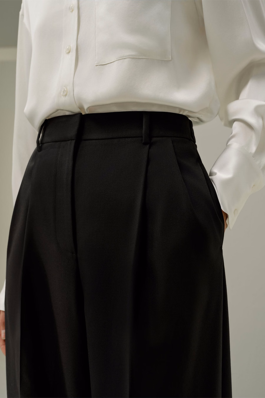 Pantalones rectos de lana y seda