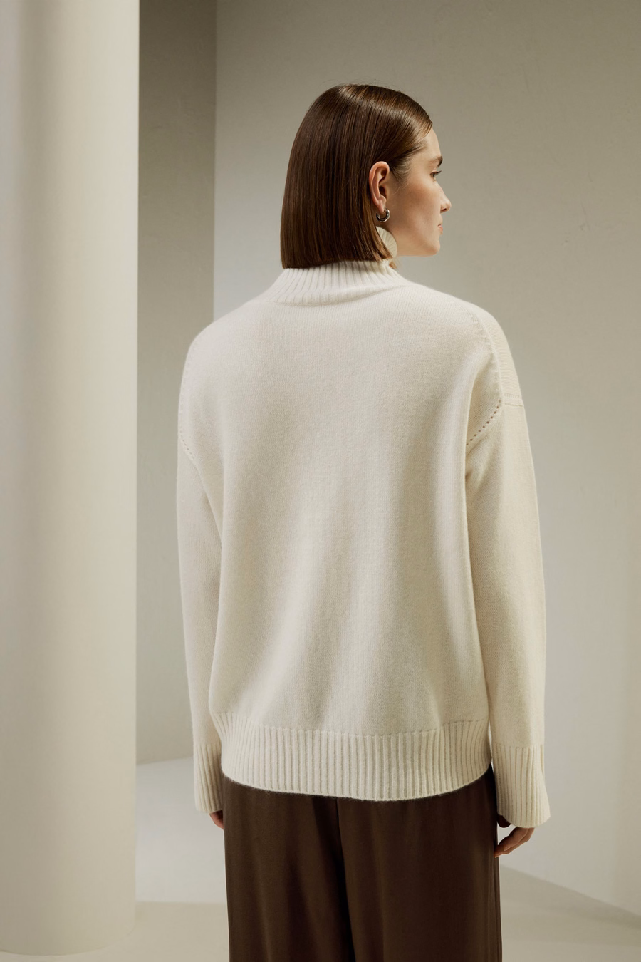Suéter de Cashmere de Ajuste Relajado con Cuello Alto