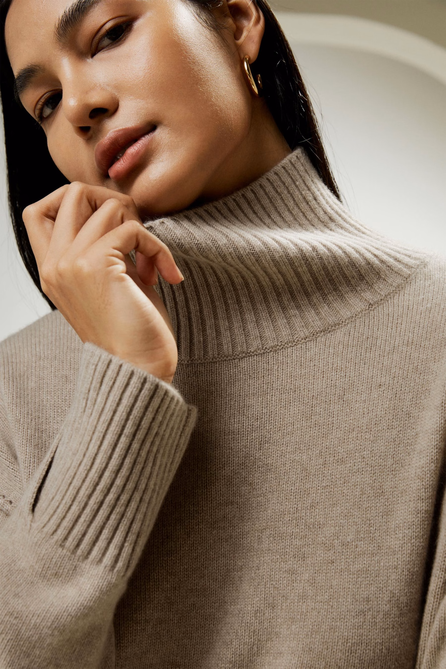 Suéter de Cashmere de Ajuste Relajado con Cuello Alto