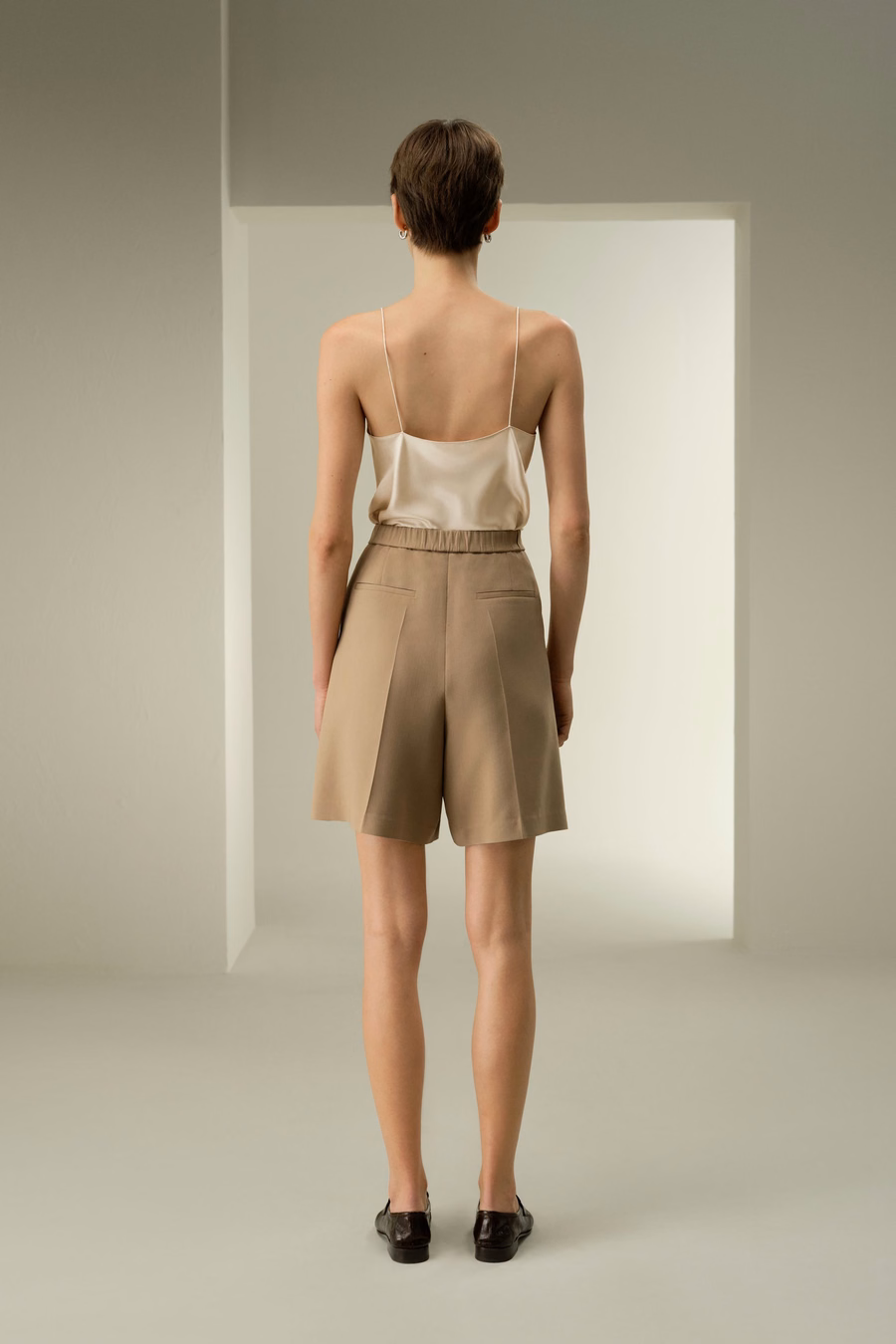 Shorts pulidos de mezcla de seda y lana