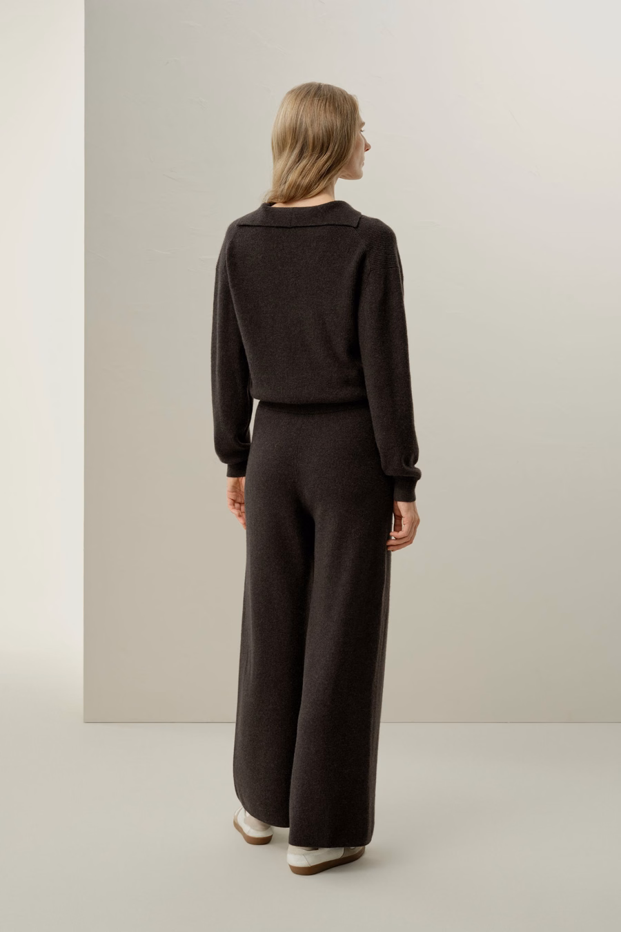 Pantalón de Pierna Ancha de Cachemira Real con Fajo de Canalé