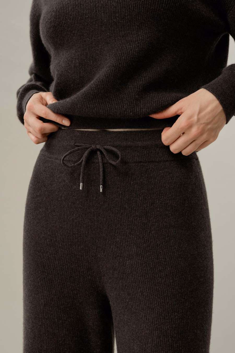 Pantalón de Pierna Ancha de Cachemira Real con Fajo de Canalé
