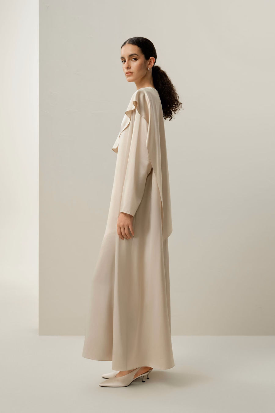 Vestido Maxi Asimétrico de Seda Charmeuse