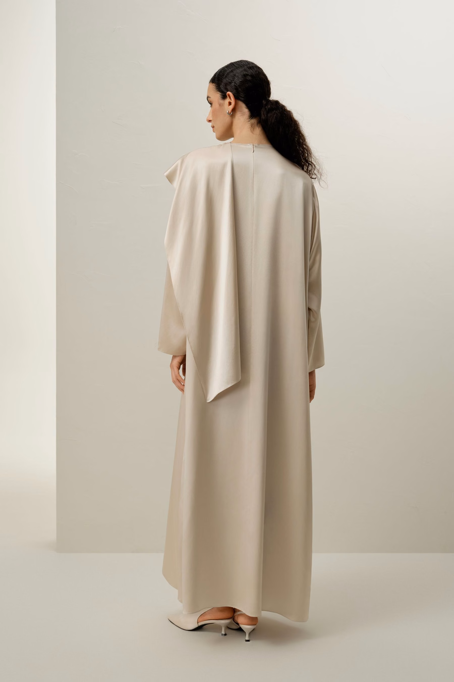 Vestido Maxi Asimétrico de Seda Charmeuse
