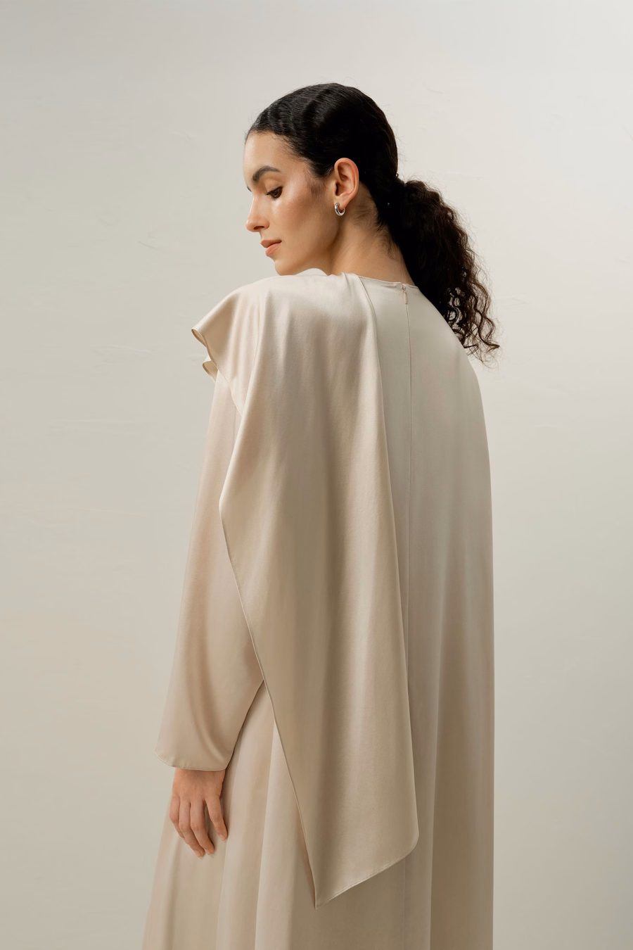 Vestido Maxi Asimétrico de Seda Charmeuse