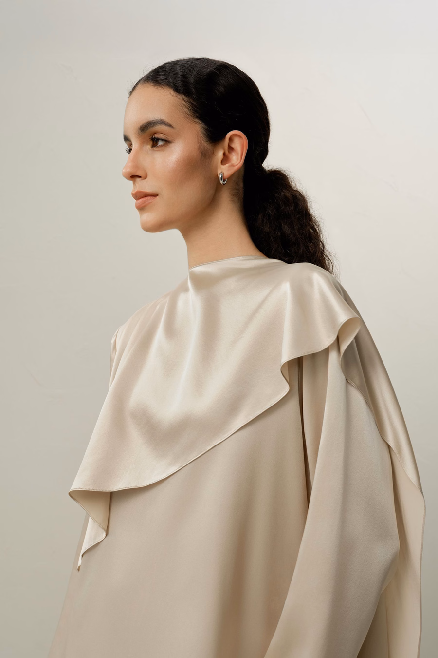 Vestido Maxi Asimétrico de Seda Charmeuse
