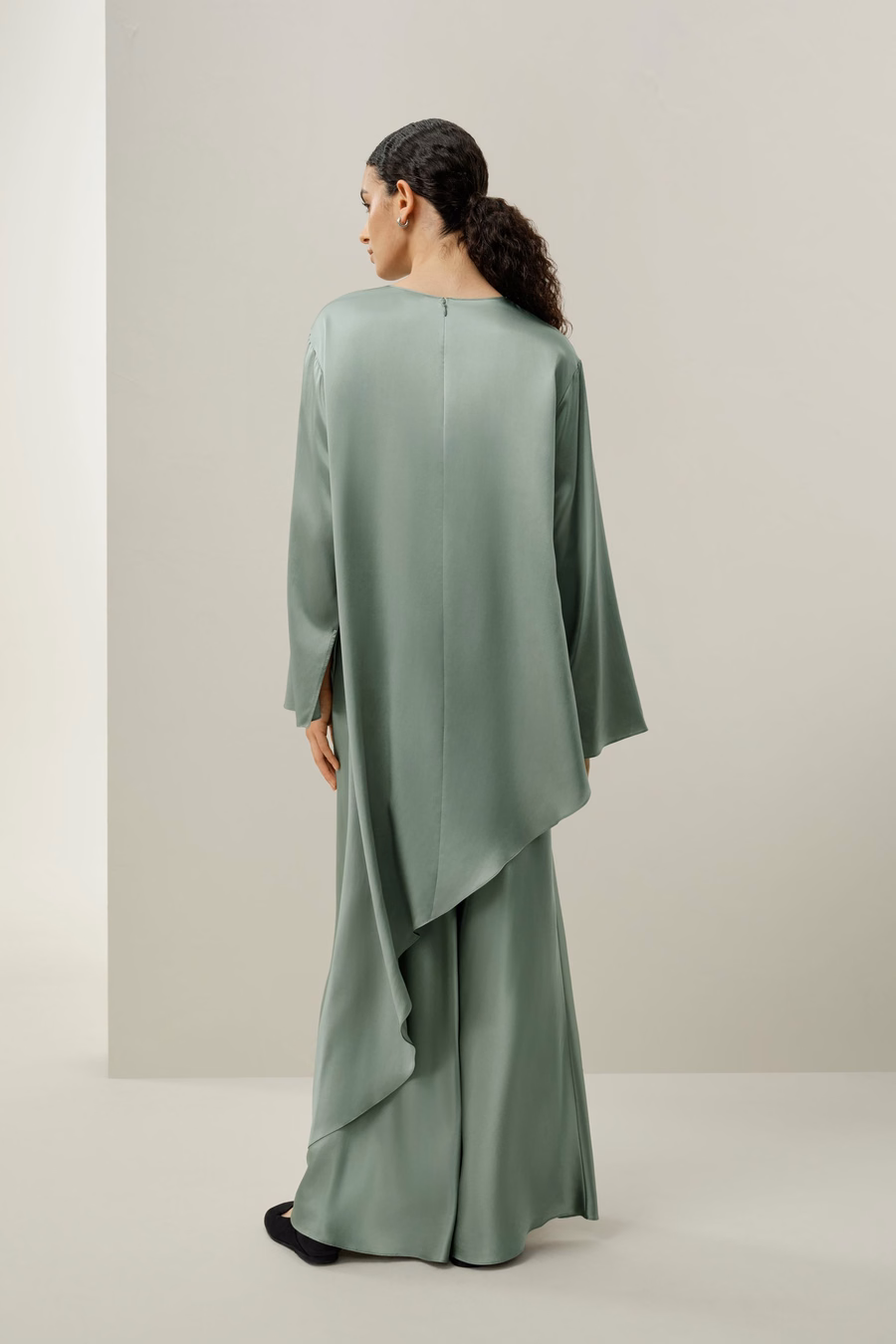 Blusa Asimétrica de Seda Charmeuse