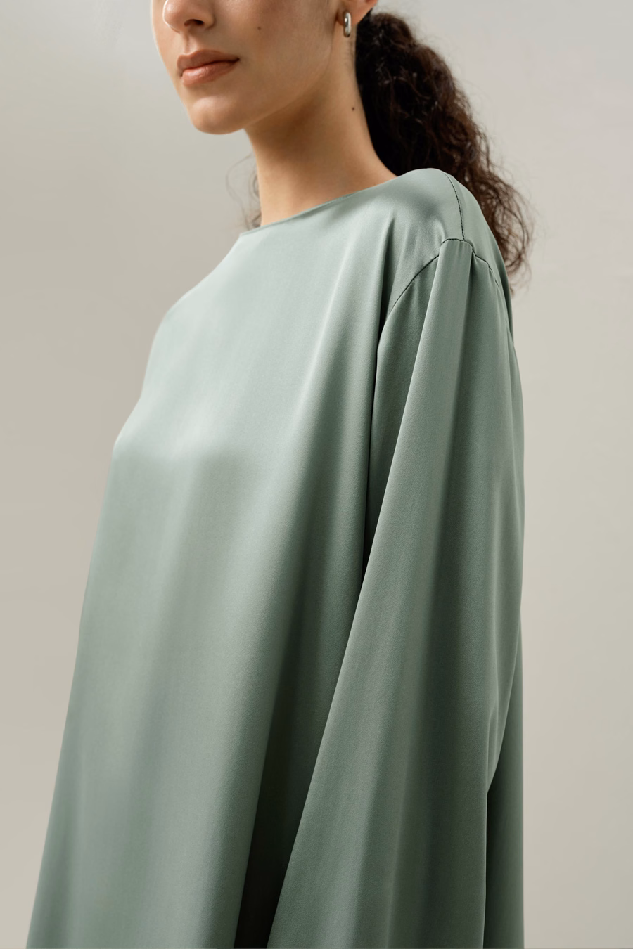 Blusa Asimétrica de Seda Charmeuse