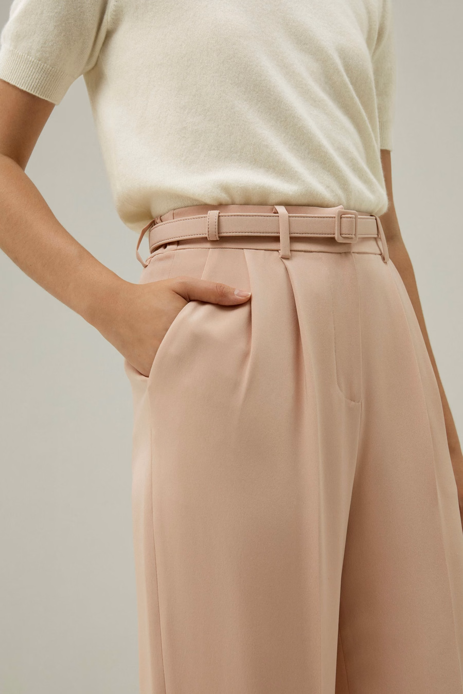 Pantalones rectos de seda color rosa caoba