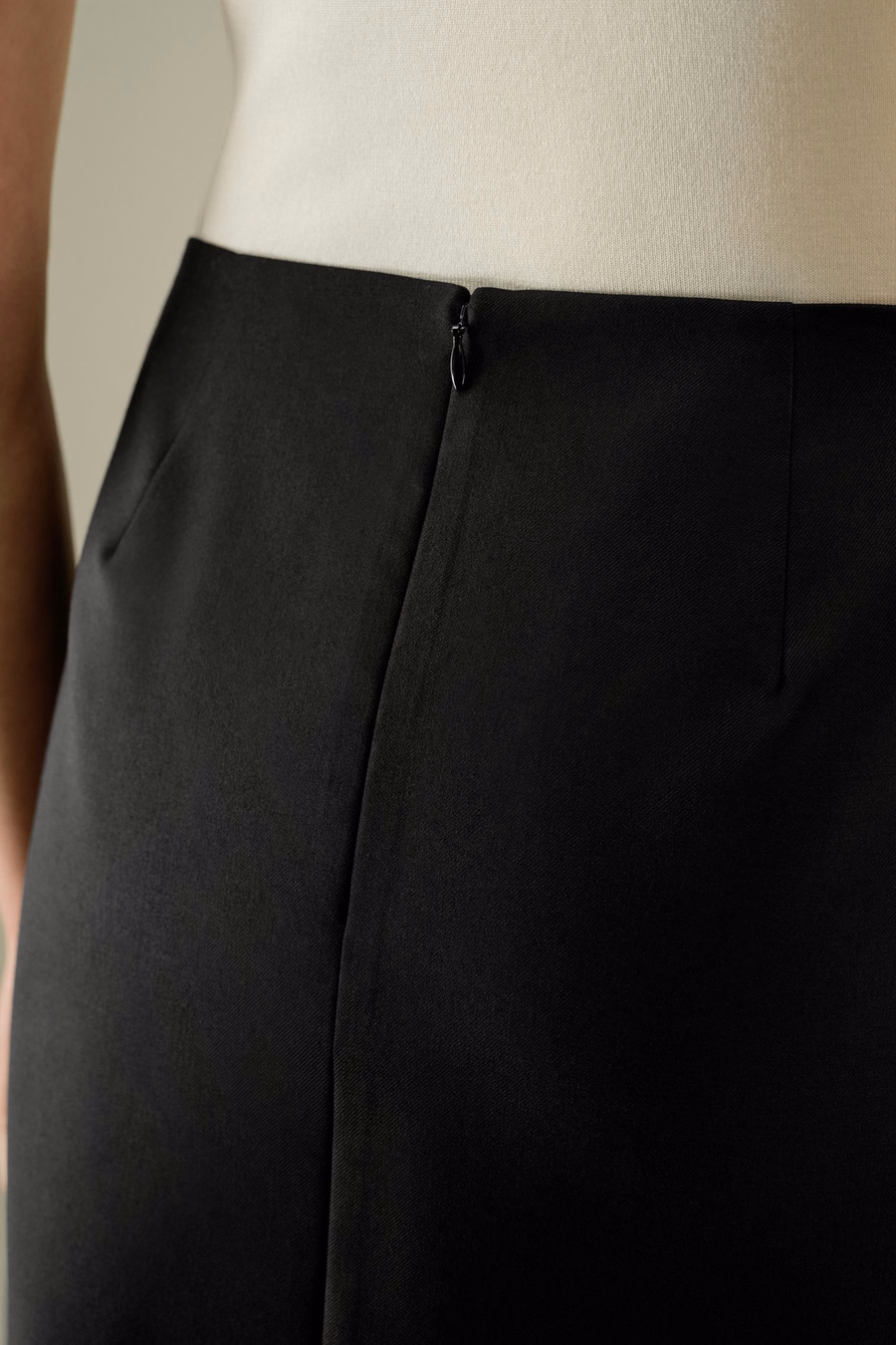 Falda corta lápiz de mezcla de seda y lana