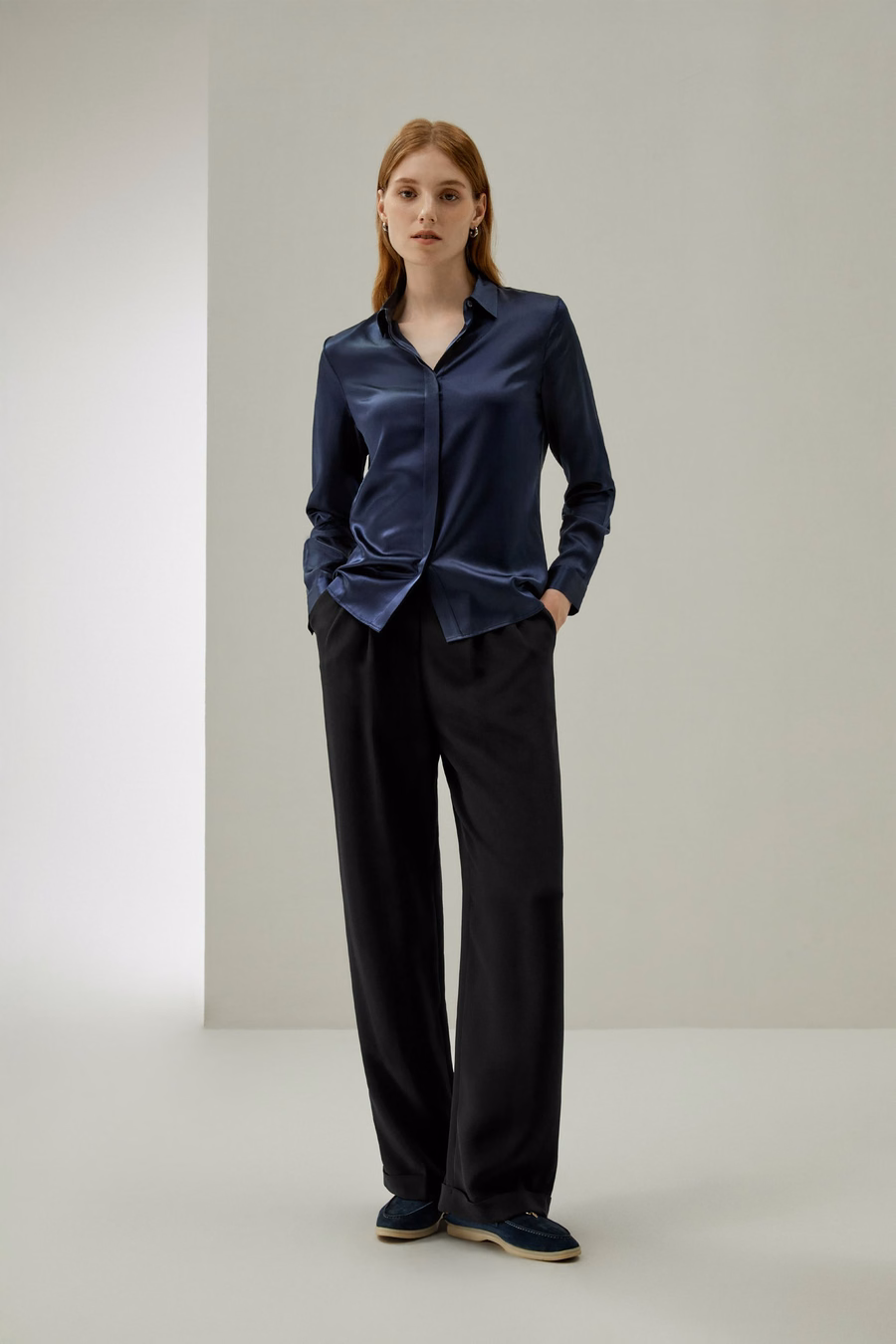 Camisa de Seda con Tapeta Oculta Básica