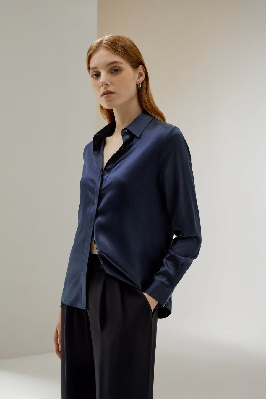 Camisa de Seda con Tapeta Oculta Básica