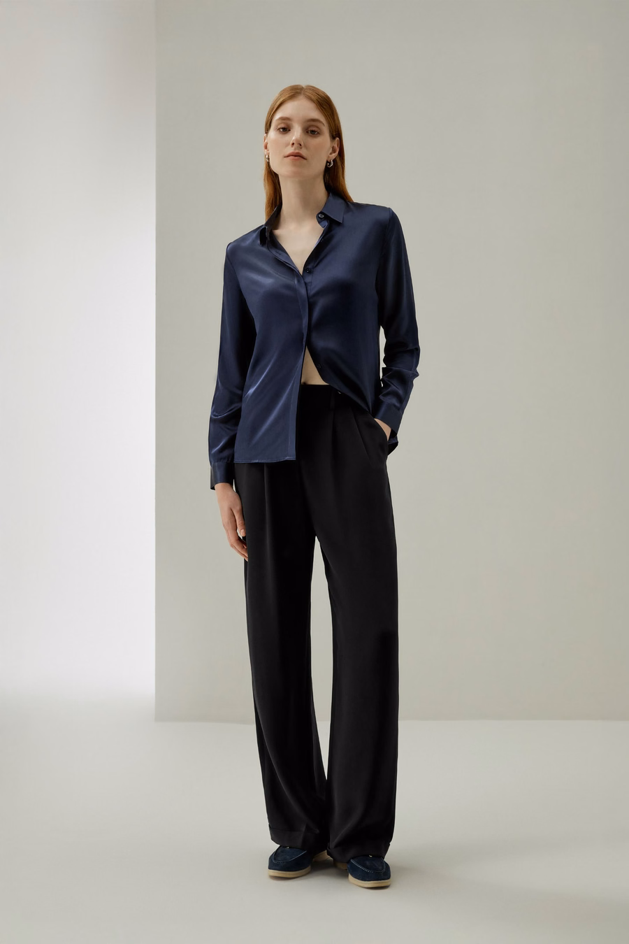 Camisa de Seda con Tapeta Oculta Básica