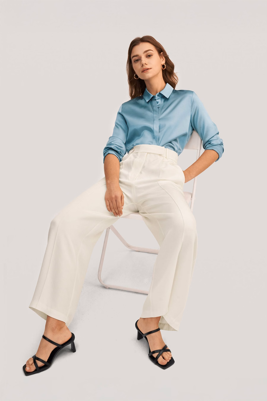 Camisa de Seda con Tapeta Oculta Básica