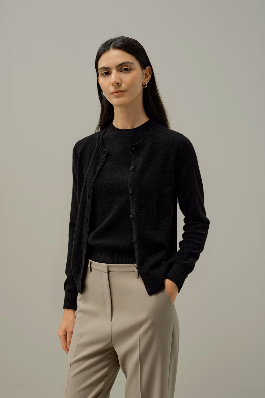 Cardigan ajustado de cuello redondo de cachemira