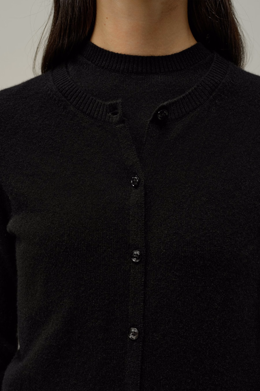 Cardigan ajustado de cuello redondo de cachemira