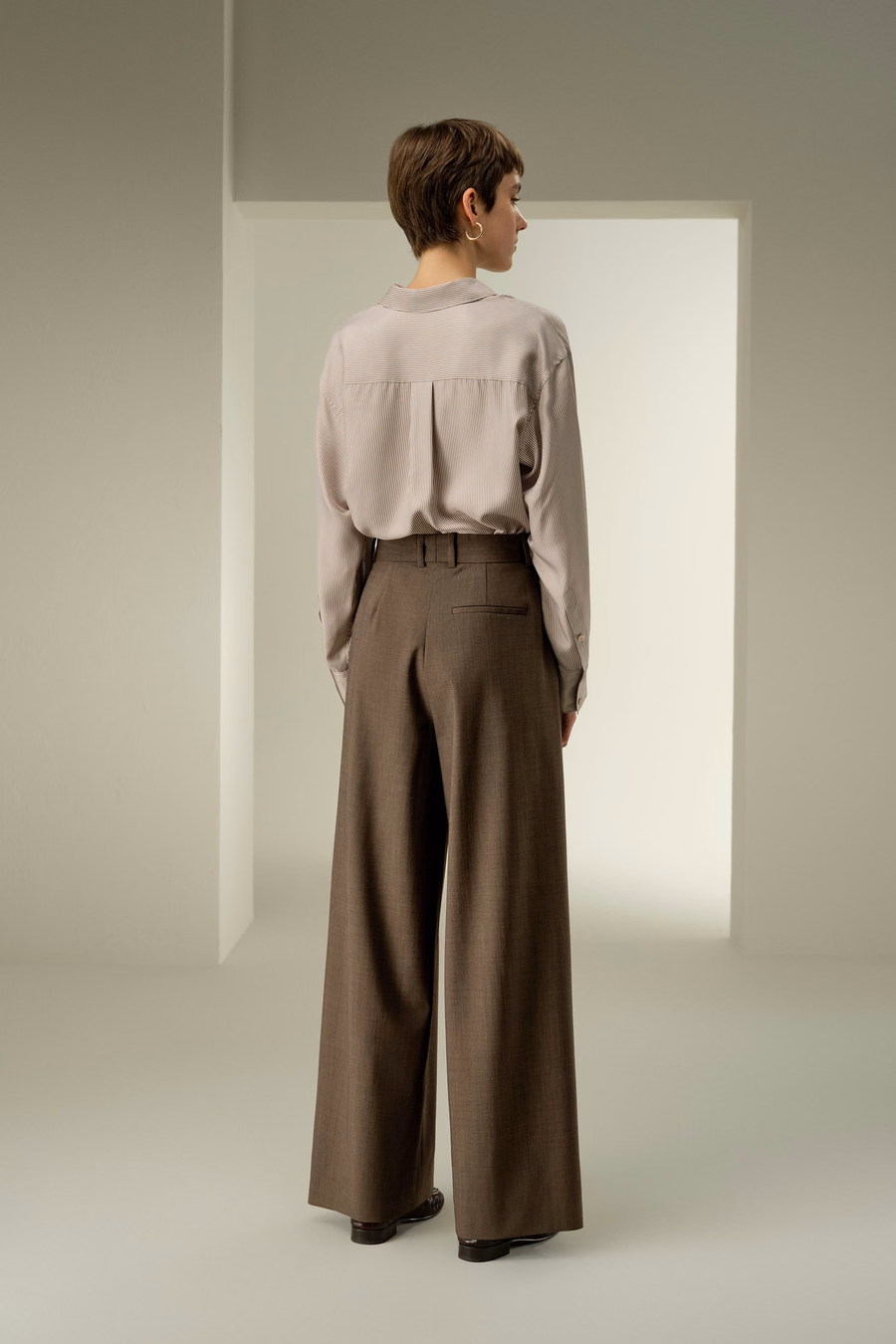 Pantalones de Mezcla de Seda-Lana con Pliegues Frontales