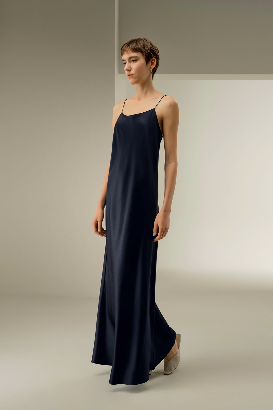 Vestido Mínimo de Escote en U