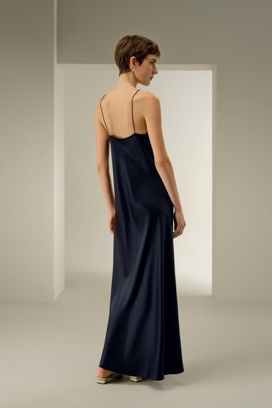 Vestido Mínimo de Escote en U