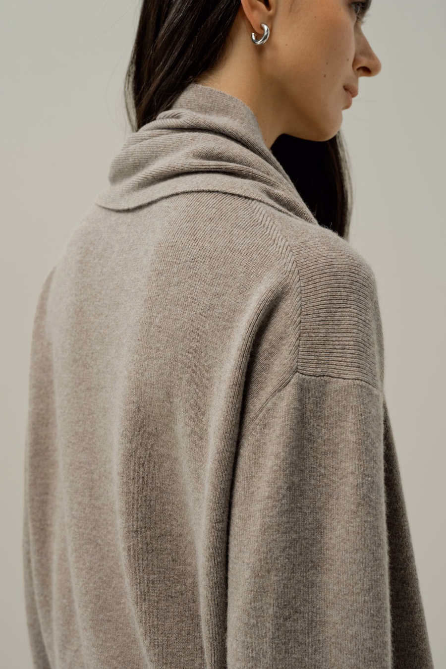 Suéter de Lana-Cashmere con Cuello de Pajarita