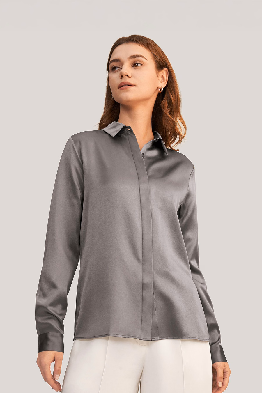Camisa de Seda con Tapeta Oculta Básica