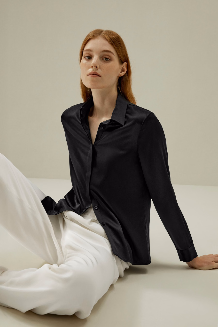 Camisa de Seda con Tapeta Oculta Básica