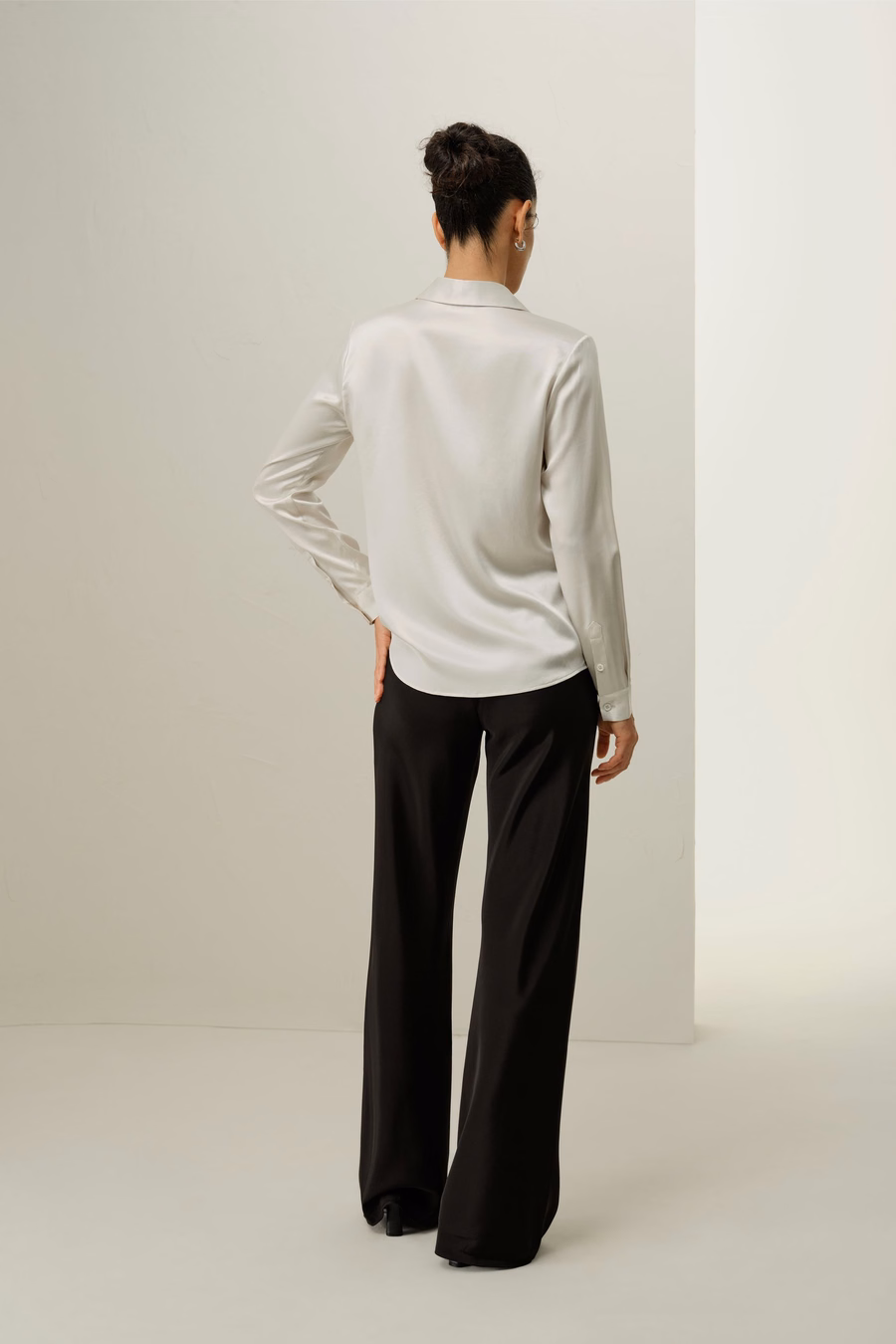 Camisa de Seda con Tapeta Oculta Básica