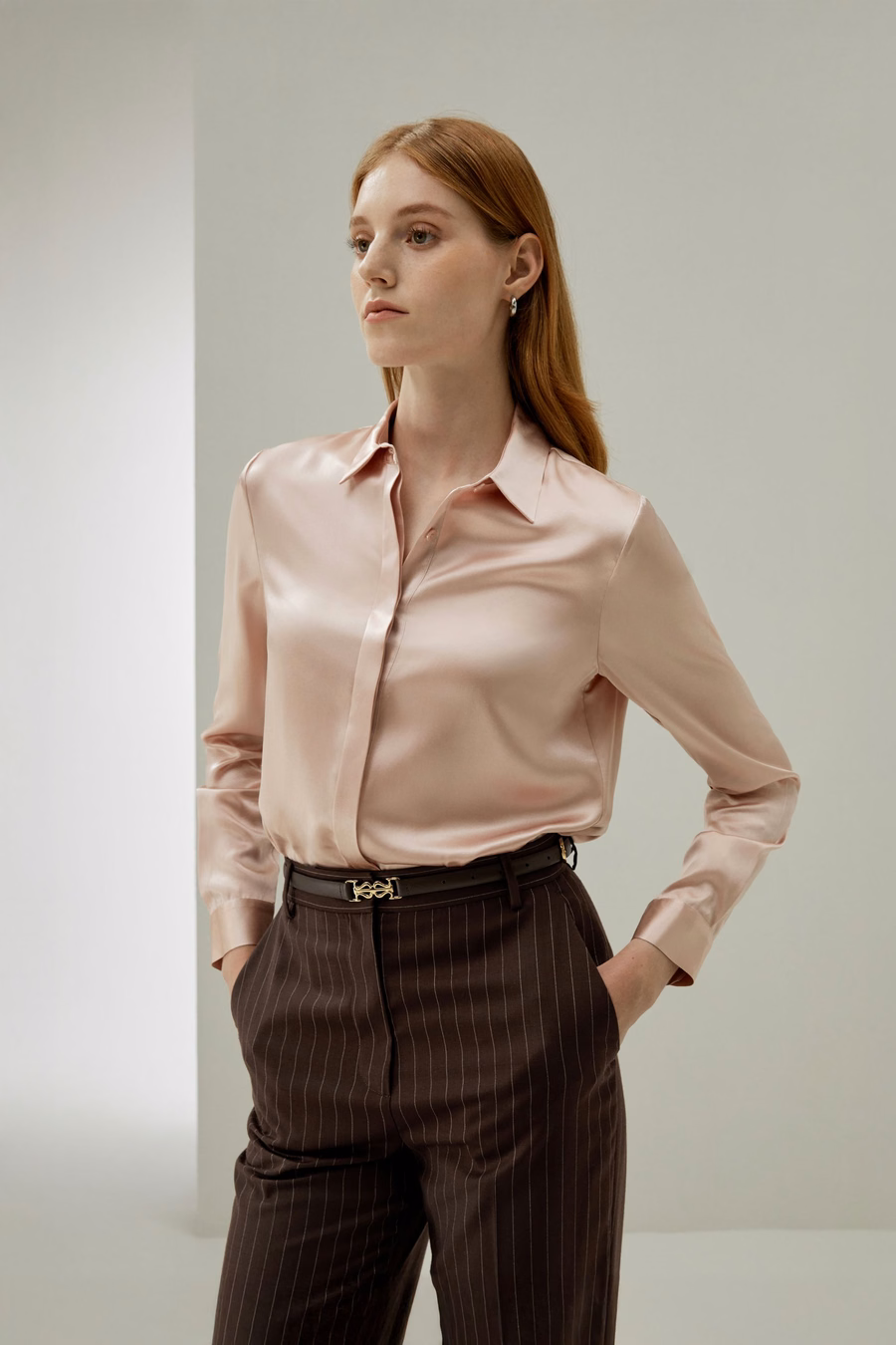 Camisa de Seda con Tapeta Oculta Básica