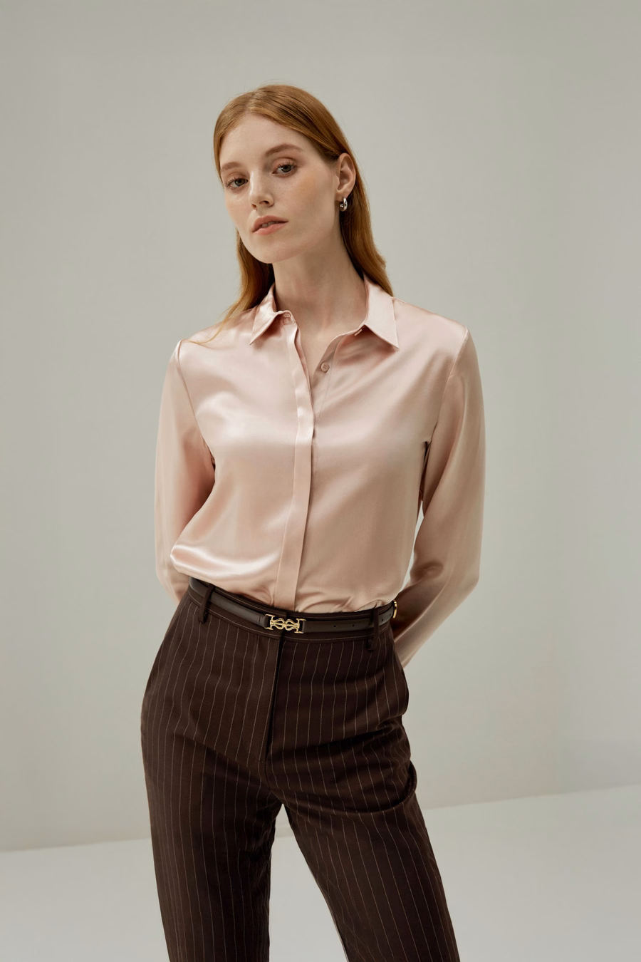 Camisa de Seda con Tapeta Oculta Básica