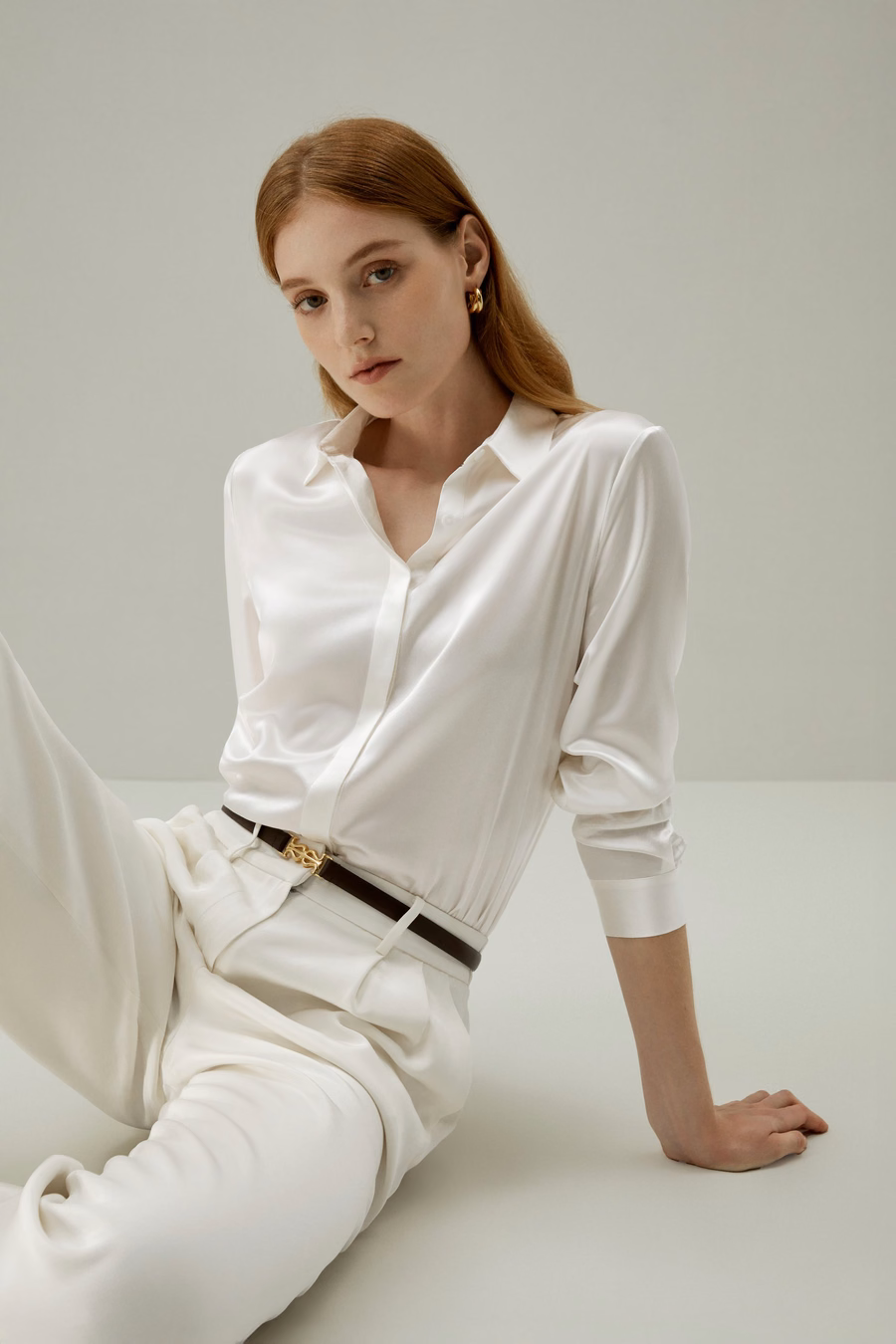 Camisa de Seda con Tapeta Oculta Básica
