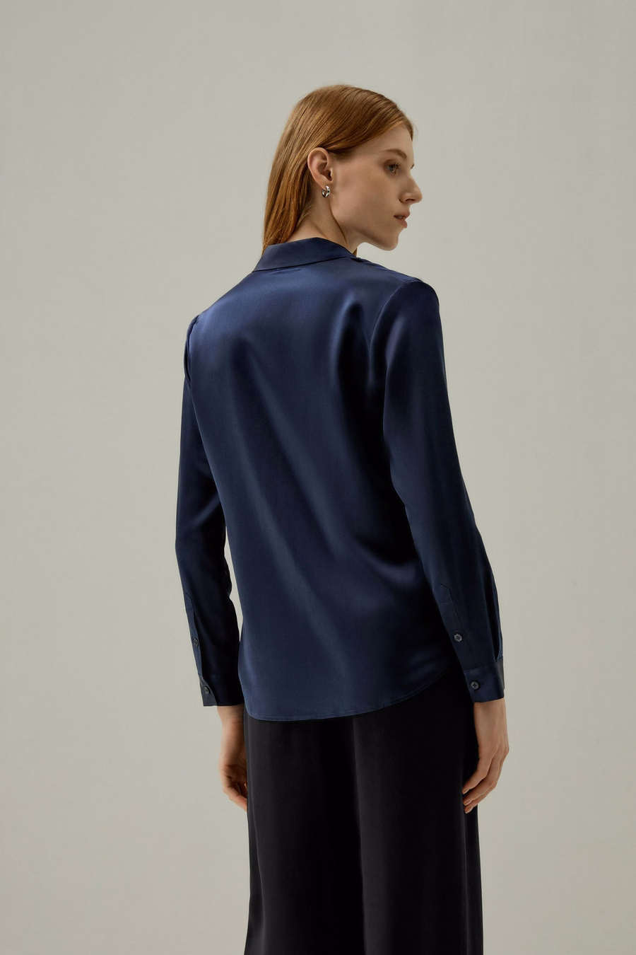 Camisa de Seda con Tapeta Oculta Básica